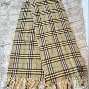 Authentic Vintage Burberry Lambswool Scarf in Greenish Tan and Brown